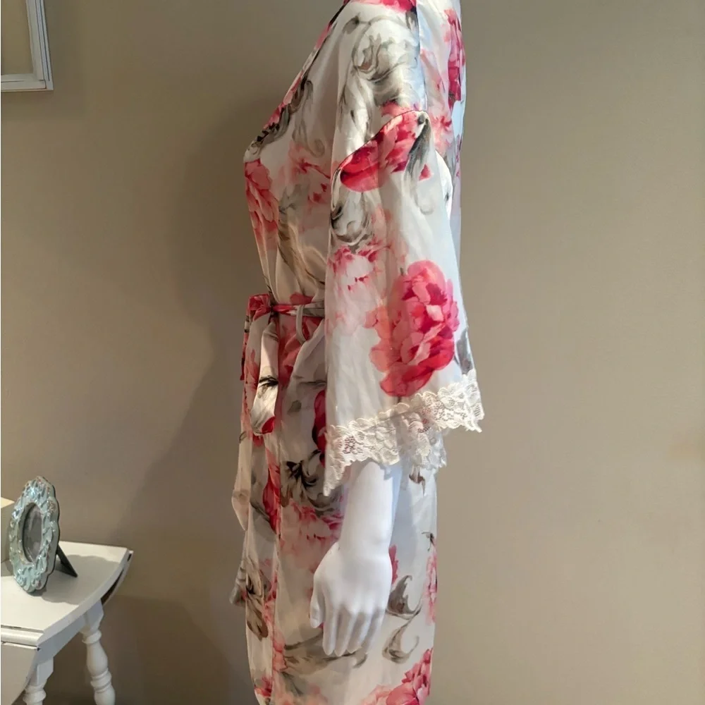 Floral Kimono Robe with Lace Trim
